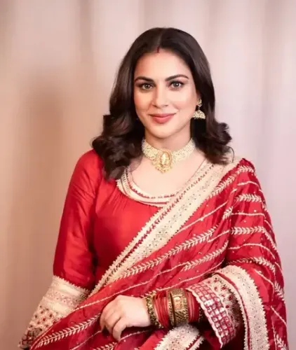 Is Shraddha Arya Enjoying a Fun-Filled Girls Trip in Pattaya?