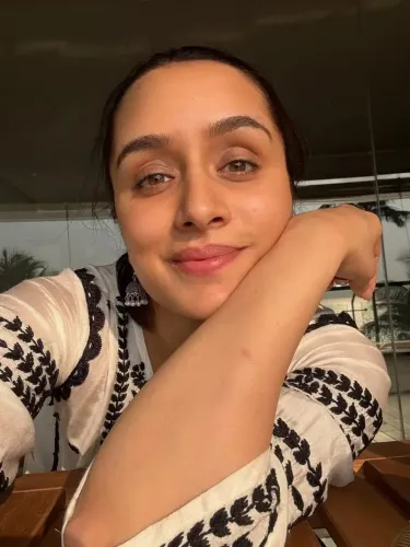 Did Shraddha Kapoor Just Block Sunlight Haters?