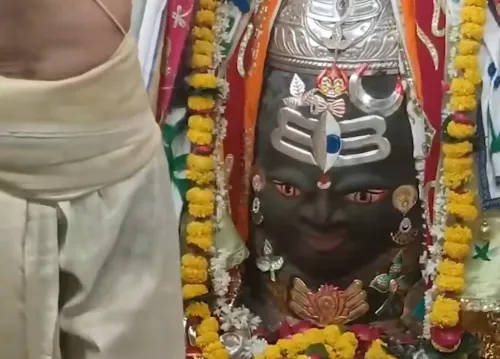 श्रावण कृष्ण पक्ष द्वितीया: महाकालेश्वर मंदिर में बाबा महाकाल की भव्य भस्म आरती, राजा स्वरूप में हुआ दिव्य शृंगार
