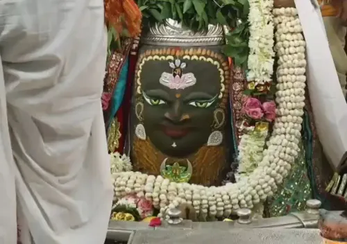 सावन में महाकाल की भव्य भस्म आरती: भांग-चंदन से शृंगार, उज्जैन में उमड़े हजारों श्रद्धालु
