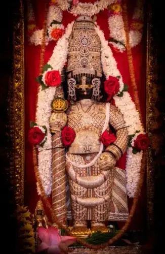 श्री कृष्ण जन्माष्टमी: ऐसे करें नंदलाल की पूजा, इन मंत्रों के जप से करें प्रसन्न 