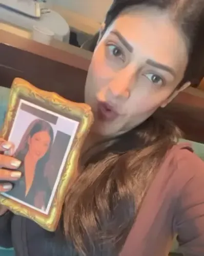 Shruti Haasan's Edible Photo Frame Gift Leaves Her Stunned