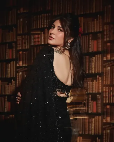 How Does Shruti Haasan Overcome Pre-Performance Nervousness?