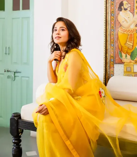 Are Night Shoots Happening for Shweta Tripathi's ‘Mirzapur’ Movie?