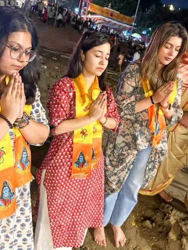 Did Shweta Tripathi Perform Aarti at Ganga Ghat in Benares?