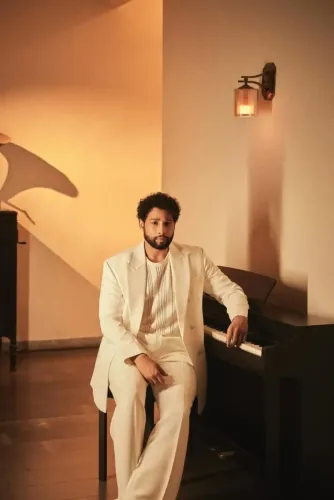 क्या सिद्धांत चतुर्वेदी ने बॉलीवुड में छोटे शहरों के लेखकों की कठिनाइयों पर चर्चा की?