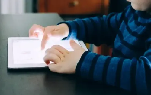 Singapore Strengthens Screen Time Guidelines for Kids