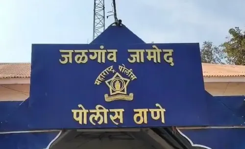 बुलढाणा में दहशत: राजुरा के पास मिला महिला का सिर कटा, आधा जला शव — पहचान अज्ञात