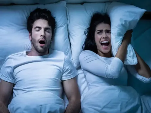 क्या खर्राटे सिर्फ आवाज हैं या श्वसन मार्ग की रुकावट का संकेत?