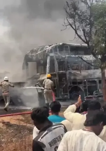 Tragic Collision in Yadgir District: Six Lives Lost in Car-Bus Fire