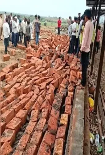 Sangli temple wall collapse kills 6 devotees amid heavy rain