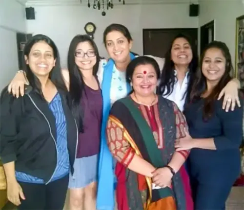 What Did Smriti Irani Say About a 13-Year-Old Photo of the 'Kyunki Saas...' Girl Gang?