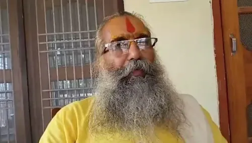 राम मंदिर चढ़ावा विवाद: महंत दिनेंद्र दास बोले — 'कमज़ोर सोच वाला इंसान कुछ भी कर सकता है'