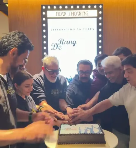 What Happened at Soha Ali Khan's 'Rang De Basanti' Reunion After 20 Years?