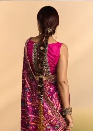 सोनाली बेंद्रे का क्लासिक अंदाज चुरा रहा दिल, 'पति-पत्नी और पंगा' के नए एपिसोड में पारंपरिक लुक