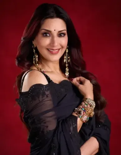 How is Sonali Bendre Different from Her 'Hum Saath Saath Hain' Character Preeti?