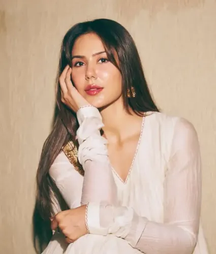Sonam Bajwa Celebrates Her Moonlit Fascination with a Soulful Track from Satinder Sartaaj and Jasmine Sandlas