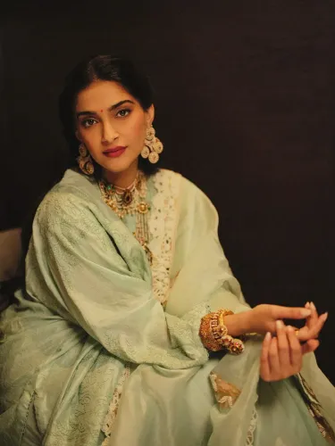 Is Sonam Kapoor Truly ‘Shaadi Ready’ with These Two Looks?