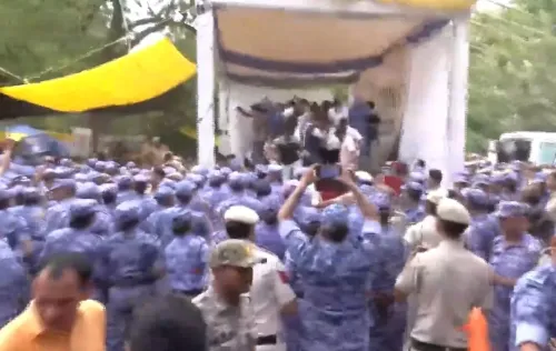 सोनम वांगचुक को जबरन अस्पताल भेजा, विपक्ष ने कहा — 'तानाशाही और गुंडागर्दी'