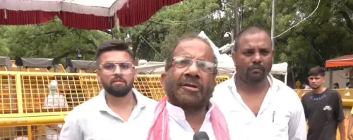 सोनम वांगचुक को बिना बातचीत उठा ले गई पुलिस — सपा नेता जाहिद बेग का आरोप