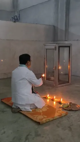 Sonowal Visits Krishnaguru Seva Ashram, Shares Spiritual Moment