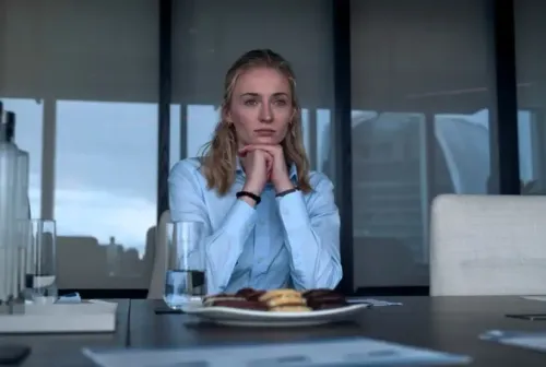 Is Sophie Turner's Character in ‘Steal’ Really ‘A Bit of a Mess’?