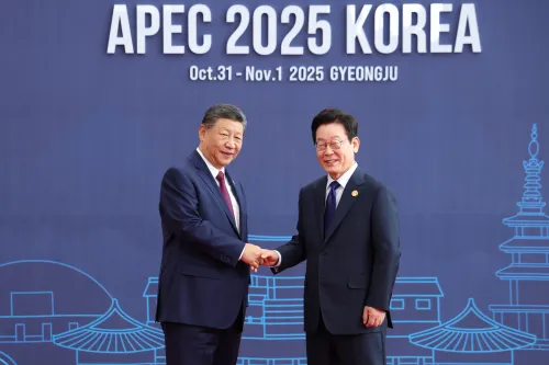 Did South Korea's Lee Meet China's Xi for the First Time at the APEC Summit?
