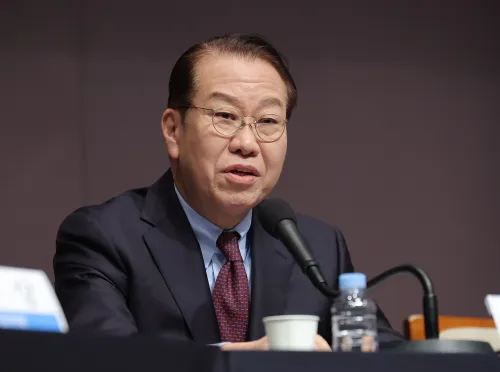 South Korea: Ruling Party Leader Refutes Resignation Speculation Surrounding Yoon Ahead of Impeachment Decision