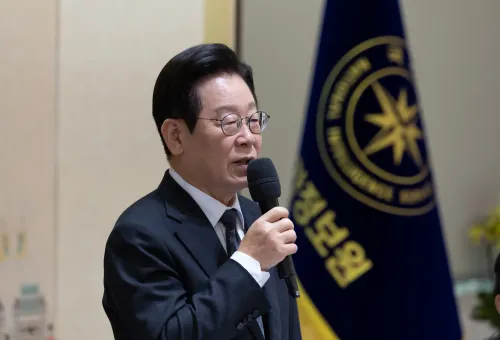 How is South Korean President urging the spy agency to uphold its original mission?