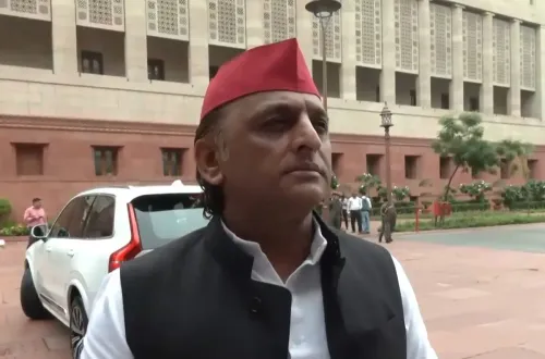 अखिलेश यादव का भाजपा पर हमला: 'अहंकार में चल रही सरकार, छात्रों की आवाज़ सुनो'