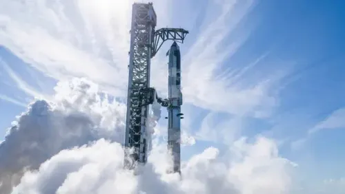 SpaceX Starship reaches orbit, deploys 26 Starlink V3 satellites