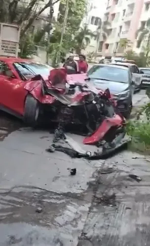 Ferrari crashes into Jubilee Hills apartment gate, driver flees scene