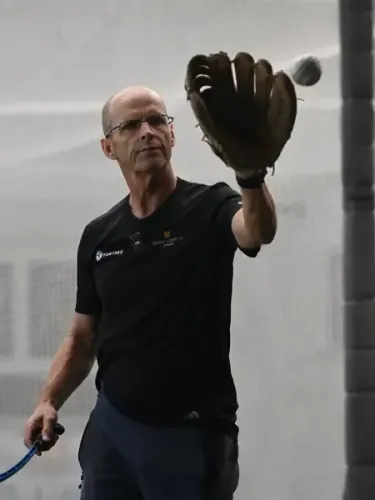 श्रीलंका ने गैरी कर्स्टन को पुरुष क्रिकेट टीम का हेड कोच बनाया