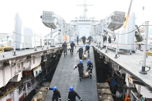 क्या भारतीय नौसेना ने श्रीलंका की मदद के लिए चार और युद्धपोत तैनात किए?