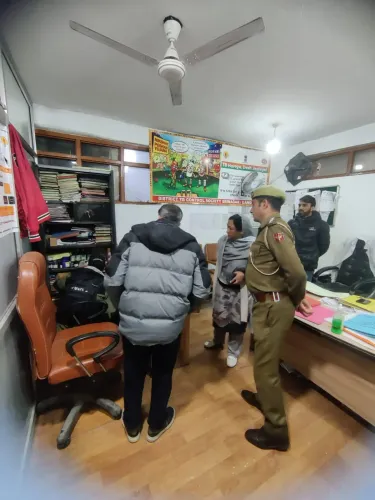 क्या श्रीनगर पुलिस ने डॉक्टरों के लॉकरों की जांच की? सुरक्षा और पारदर्शिता पर ध्यान