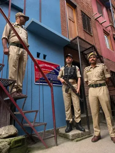 श्रीनगर में ड्रग तस्करों की ₹8 करोड़ की 10 संपत्तियाँ जब्त, नौहट्टा में NDPS एक्ट के तहत कार्रवाई