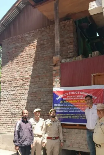 श्रीनगर में ड्रग तस्करों पर शिकंजा: ₹2 करोड़ की अवैध संपत्तियाँ जब्त, NDPS एक्ट के तहत कार्रवाई