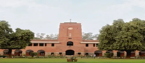 Did St. Stephen's College and St. Thomas School in Delhi Receive Bomb Threats?