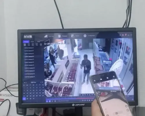 What Happened During the 7-kg Gold Robbery by Armed Gang in Hunsur?