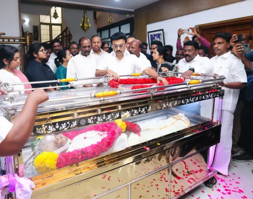 Stalin mourns Bharathiraja, seeks state honours