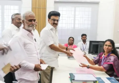 स्टालिन ने कोलाथुर से नामांकन दाखिल किया, डीएमके गठबंधन की जीत का विश्वास व्यक्त किया