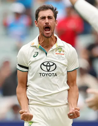 Starc overtakes Herath as top left-arm wicket-taker in Test history
