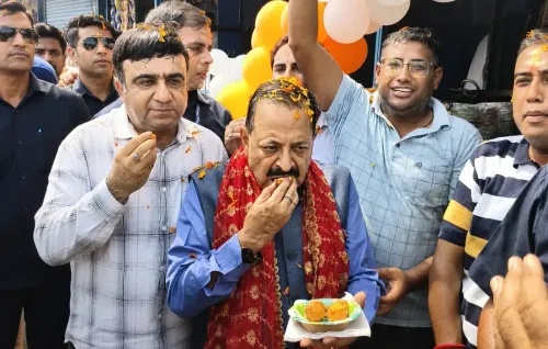 पीएम स्वनिधि: लखनपुर बनेगा स्ट्रीट फूड हब, जितेंद्र सिंह ने किया वेंडर्स मार्केट का दौरा