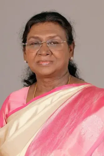 Did President Murmu Visit the Family of a Self-Immolated Student at AIIMS Bhubaneswar?