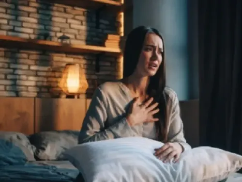 सुबह उठते ही नाक बंद होने के संकेत: बढ़ते कफ का समाधान