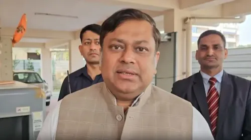 क्या सुकांत मजूमदार ने टीएमसी पर चुनाव आयोग के अधिकारियों पर हमले के लिए उकसाने का आरोप लगाया?