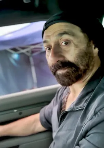Is Sunny Deol Driving to Work on the ‘Border 2’ Set in the Hills?