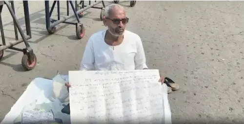 Supporter Initiates Hunger Strike Outside CM's Residence, Appeals to Nitish Kumar to Stay in Bihar