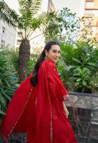 क्या प्रिया सचदेवा को मिलेंगे करिश्मा कपूर और संजय के तलाक से जुड़े गोपनीय दस्तावेज? सुप्रीम कोर्ट में 16 जनवरी को होगी सुनवाई 