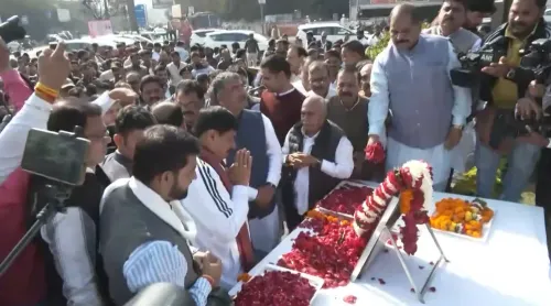 How is Swami Vivekananda a Source of Inspiration for Youth?